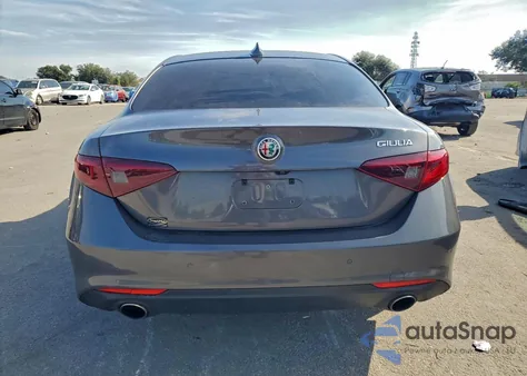 2019 Alfa Romeo Giulia z USA, uszkodzony, nr VIN ZARFAMANXK7599319